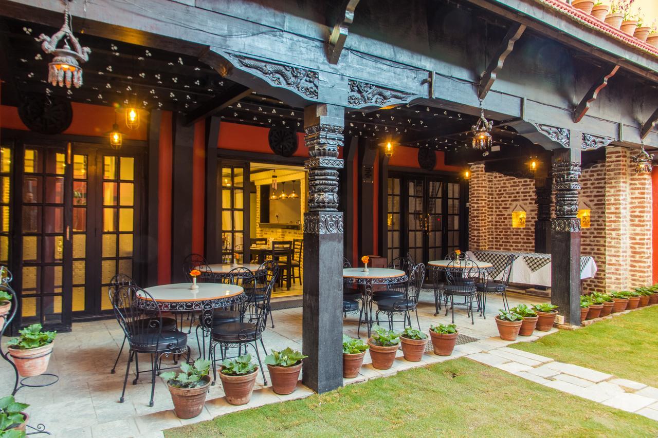 Harati Manor Inn Katmandú Exterior foto